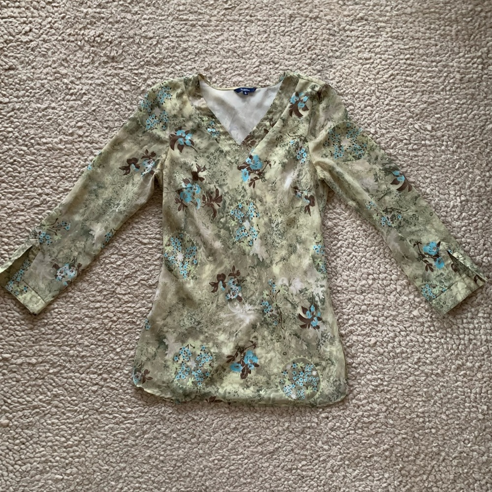 Reitmans Light Green Floral Long Sleeve Blouse